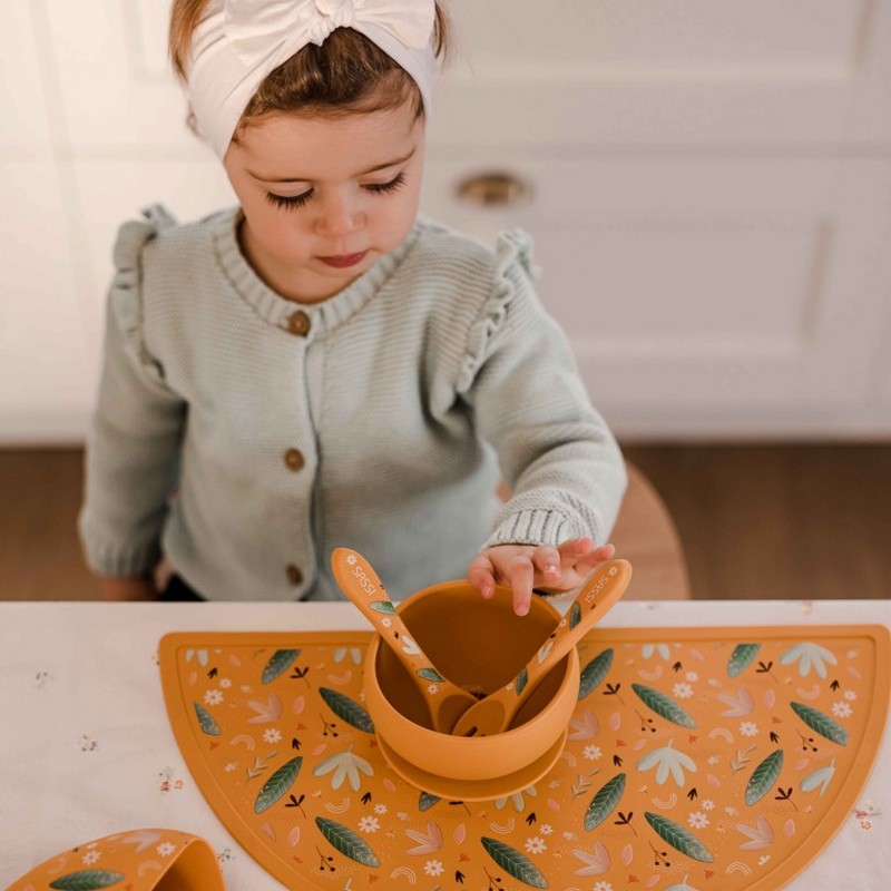 Tovaglietta per bambini in silicone giallo decorata con foglie